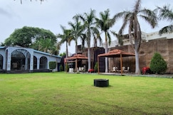 Sky Leaf Resort, Jhansi