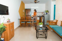 Seashore Serenity 2BHK S650m Stroll Varca Beach, Goa