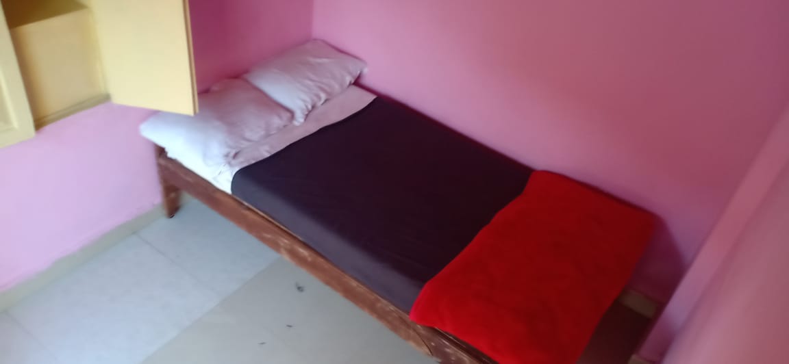 Guru bhavan single rooms - Tap to explore photos