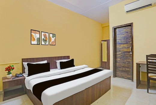 Super Hotel O Shalimar Bagh Max Hospital