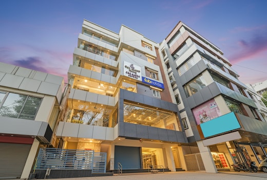 FabHotel Redmoon Suites - Near Brookefield / Marathahalli Bridge