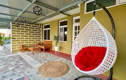 Himalayan Family Suite