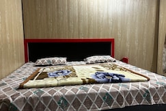 Devraj Hotel Sitapur, Kedarnath Road, Kedarnath