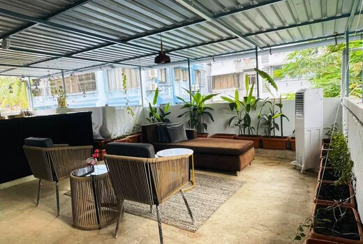 StayLuxe-Chic AirBnB near Mumbai Airport