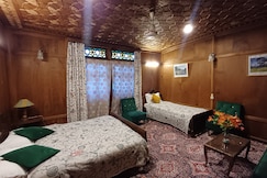 Houseboat Sheikh Palace, Srinagar
