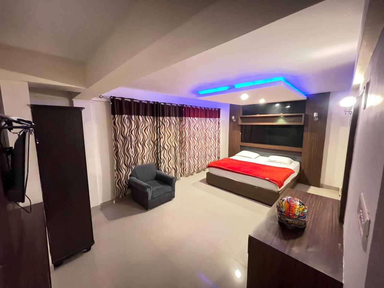 GRAND CAIRO 3BHK Villa - Tap to explore photos