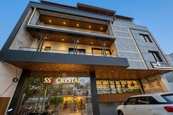 HOTEL SS4 CRYSTALS, Lucknow