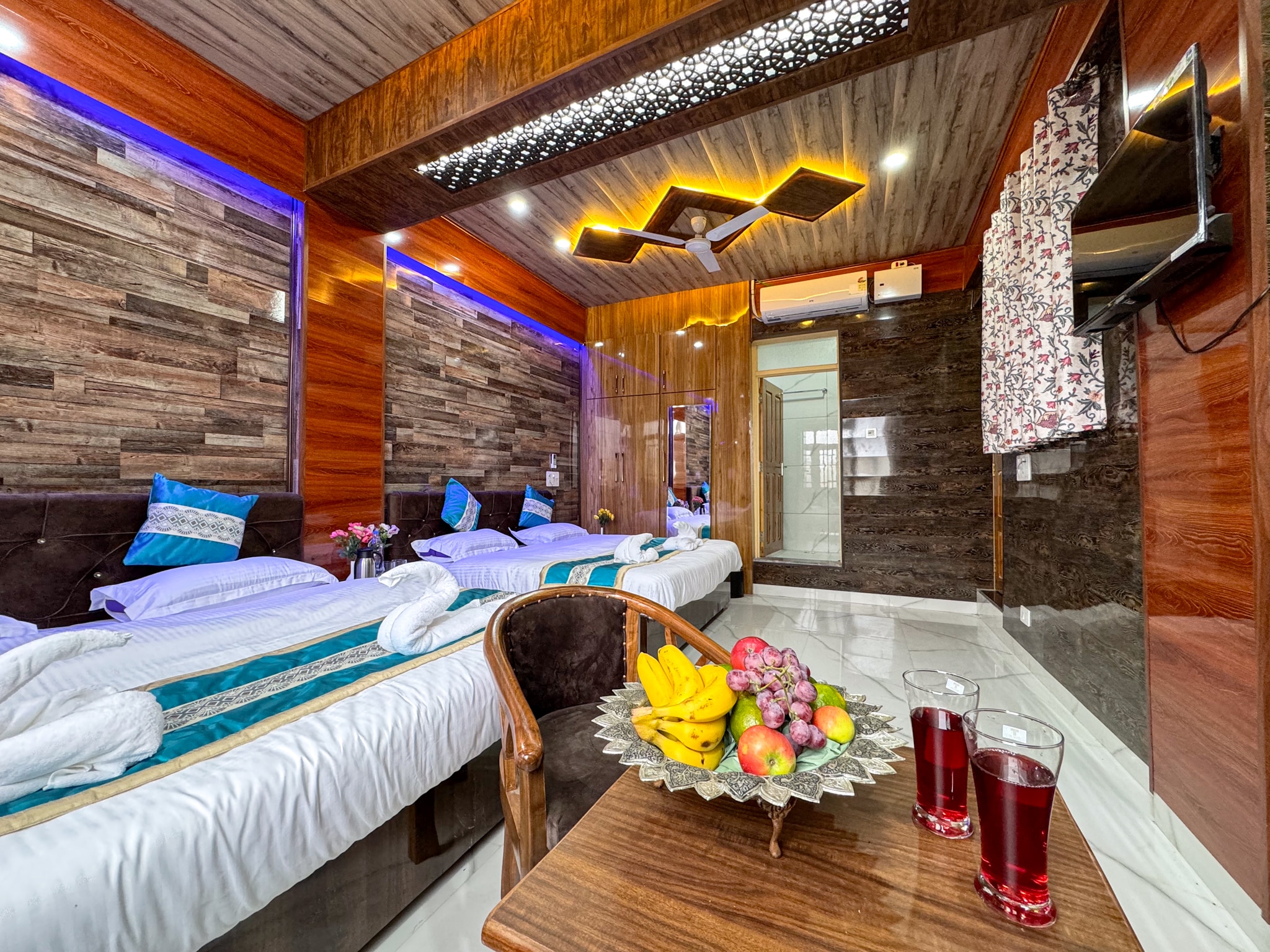Aasariya Hotel and Restaurant - Tap to explore photos