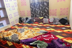 Hardik Guest House 500 mtr from Reengus Junction Railway Station, Reengus