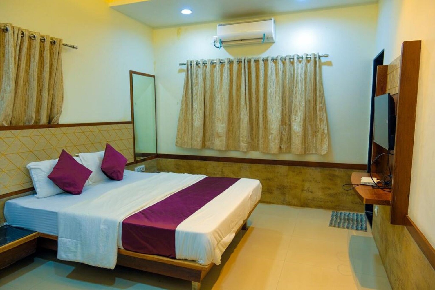 Hotel Shiva Punjab - Tap to explore photos