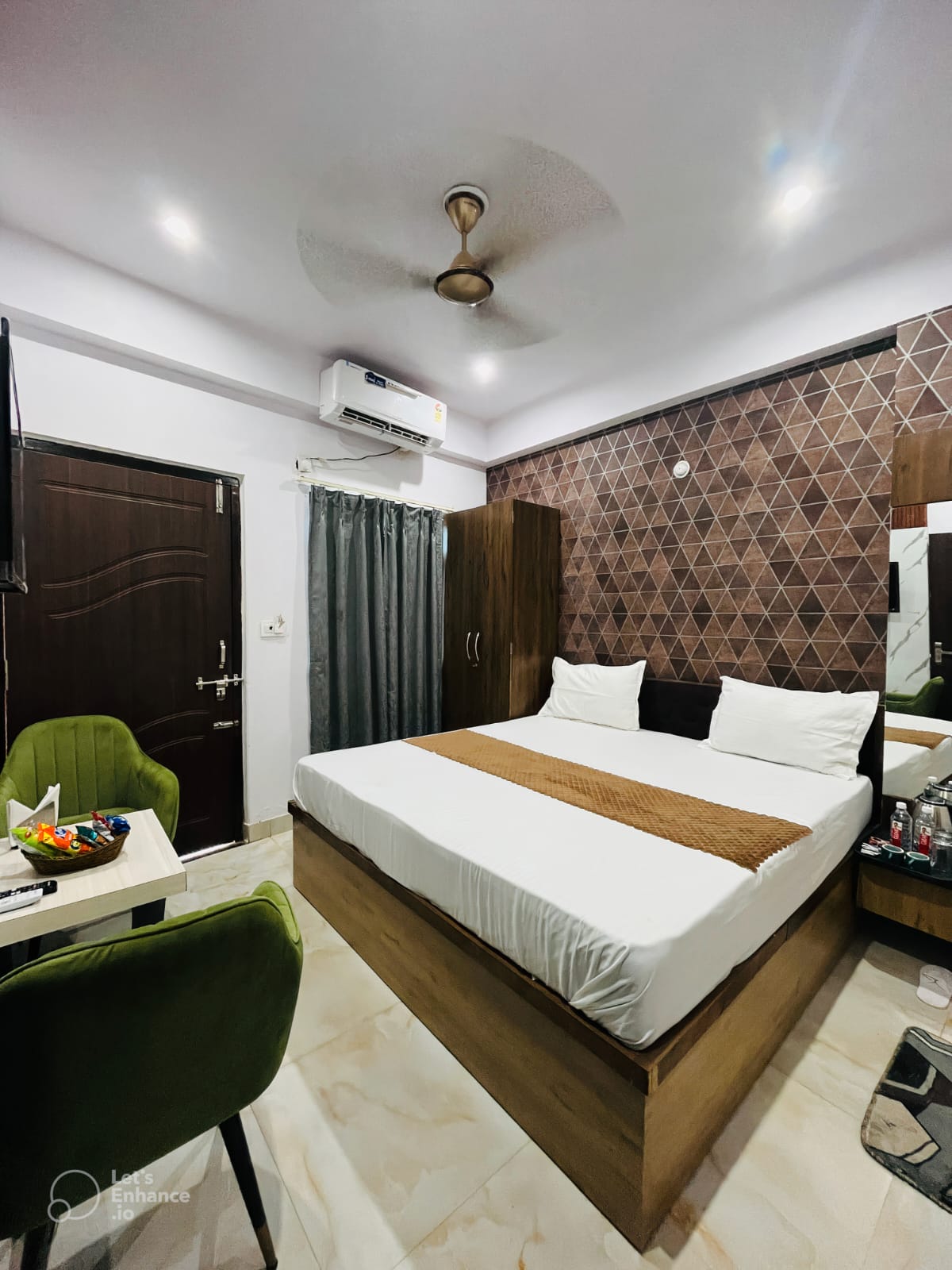 Hotel Vinayak Plaza - Tap to explore photos