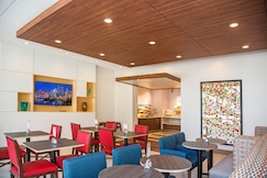 Holiday Inn Express & Suites Pittsburgh North Shore, Allegheny