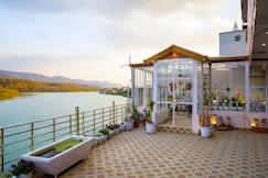 The Neeraj Ganga Divine Stay 2 BHK Glasshouse Villa With Pvt Pool | Lift, Rishikesh