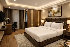 Hotel Cosmos, Lucknow