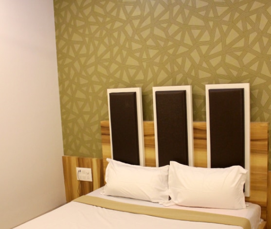 Deluxe Room 1