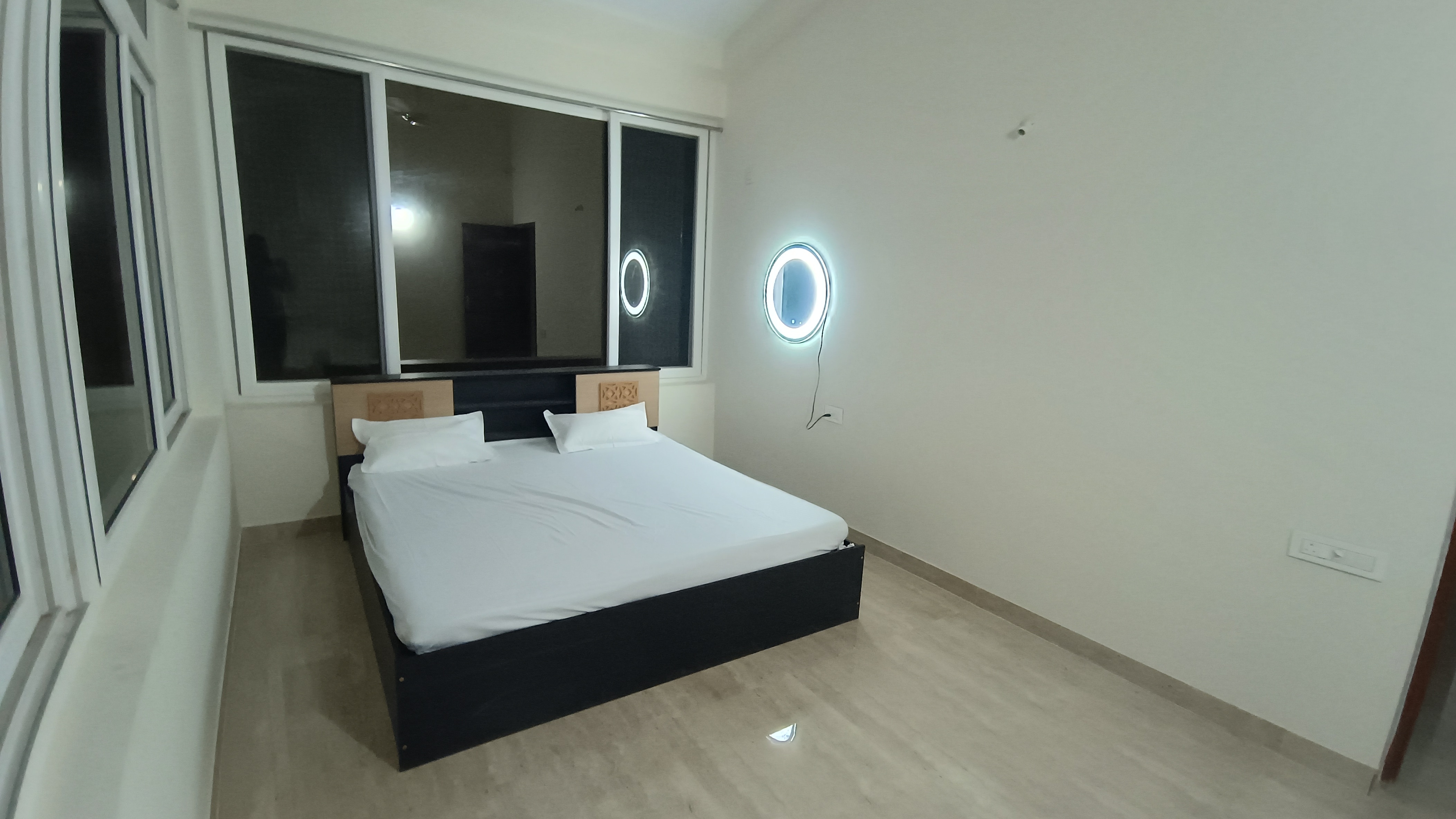 1 BHK apartment for rent - Tap to explore photos