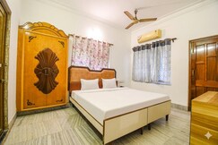 Hotel Shivalaya Near Sec-V Metro, Kolkata