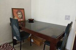 Sun City Retreat Blissful 1BHK wifi AC More, Indore