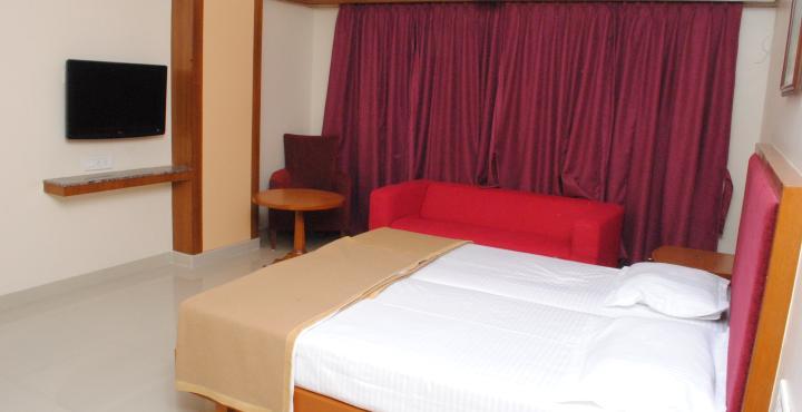 Hotel Isha, Talegaon Dabhade - Tap to explore photos