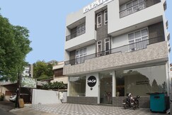 Super OYO Capital O 92066 Papakoel Hotel & Cafe, Kota Medan