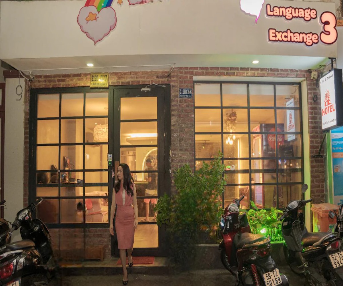 Language Exchange Hotel 3 - Tap to explore photos