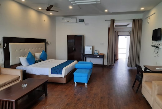 KMVN Sarovar Tallital