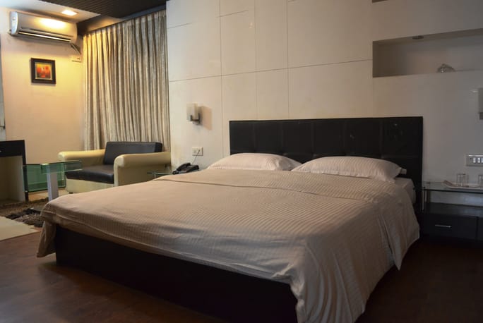 Hotel Jai Vishwanath - Tap to explore photos