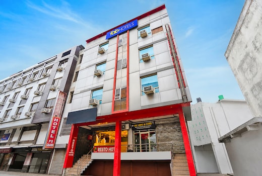 FabHotel Resto