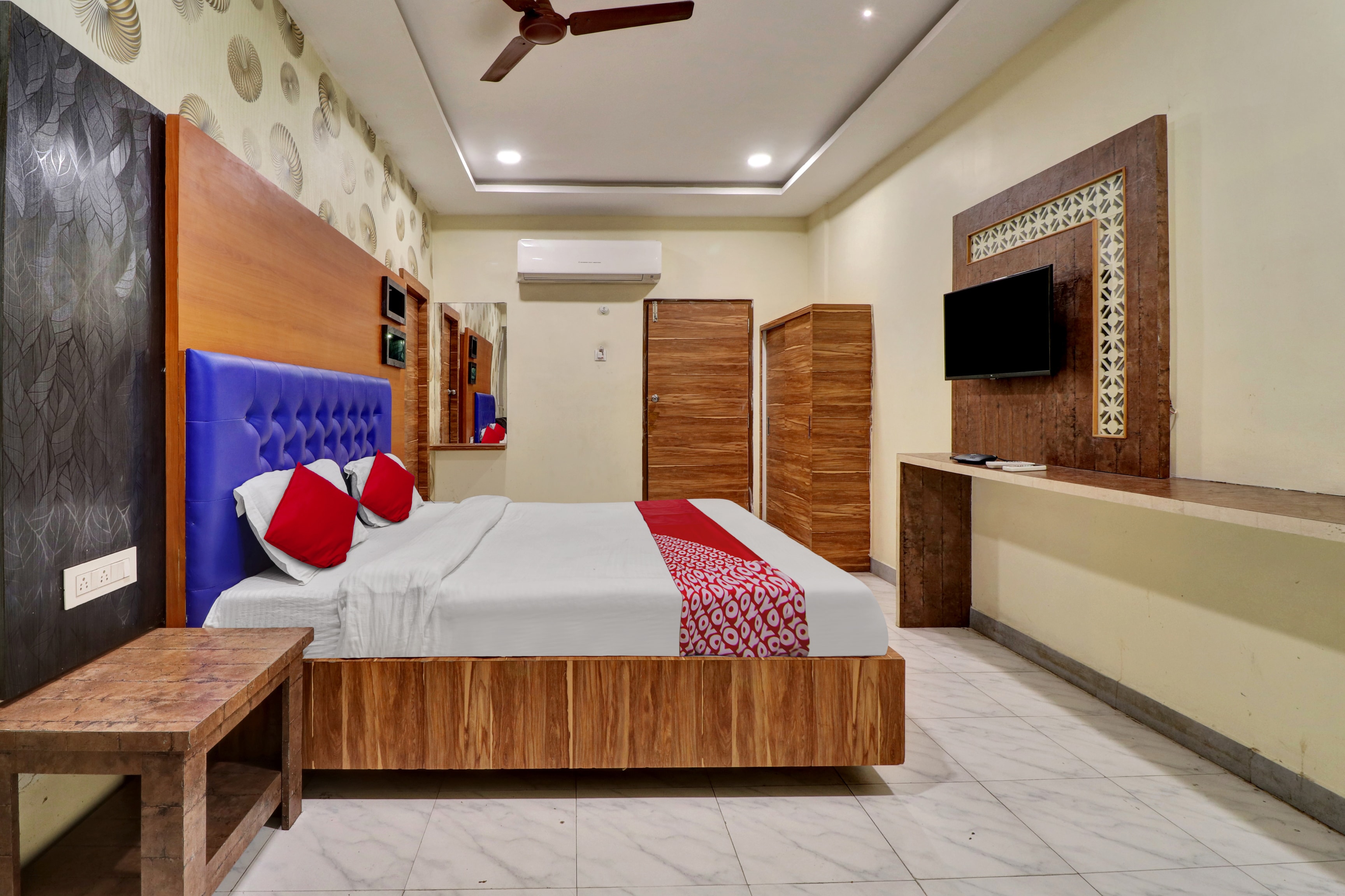 Hotel O Aditya Grand Inn - Tap to explore photos