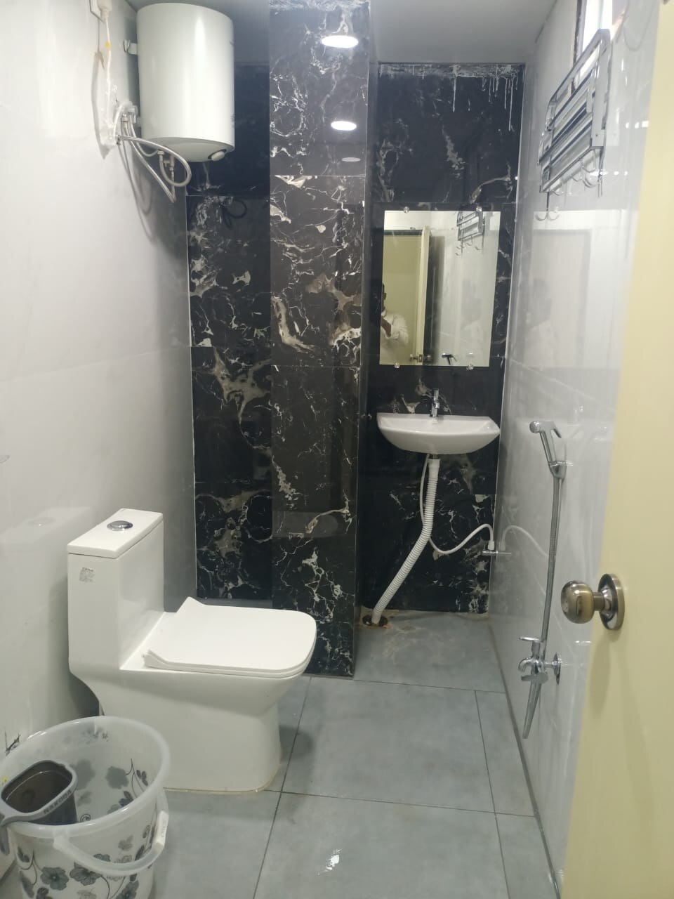 SRI NARMADA GRAND PREMIUM AND LUXURY ROOMS - Tap to explore photos