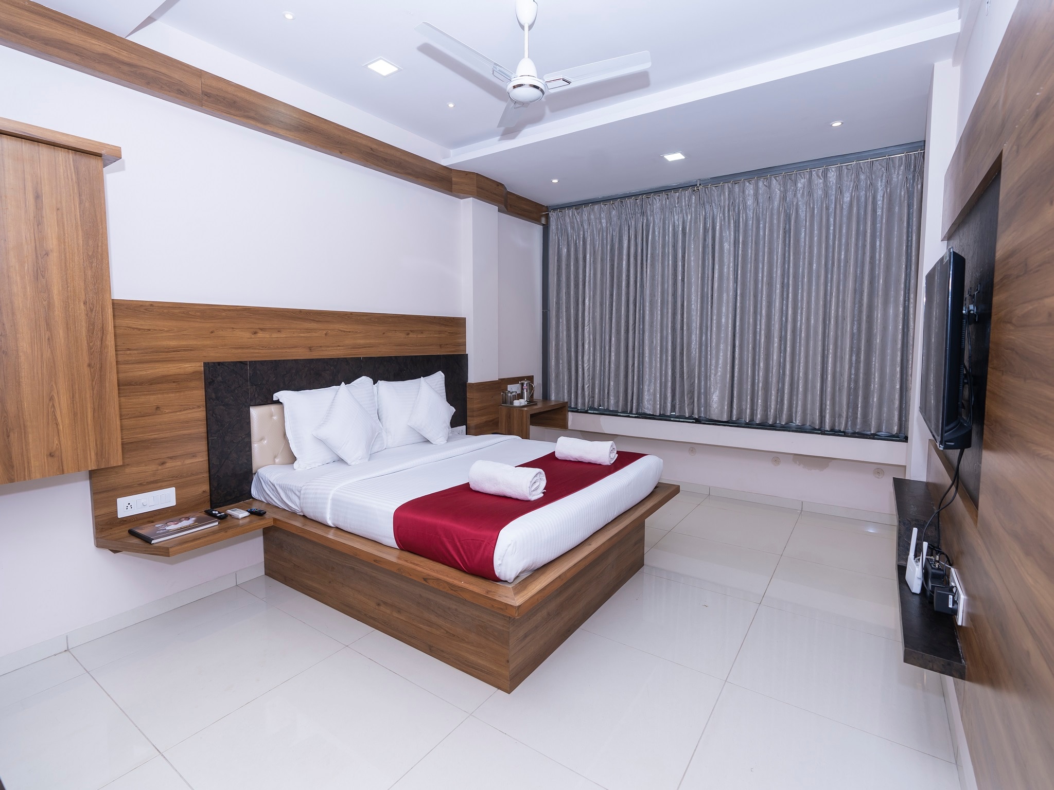 Deluxe Room Non AC 1