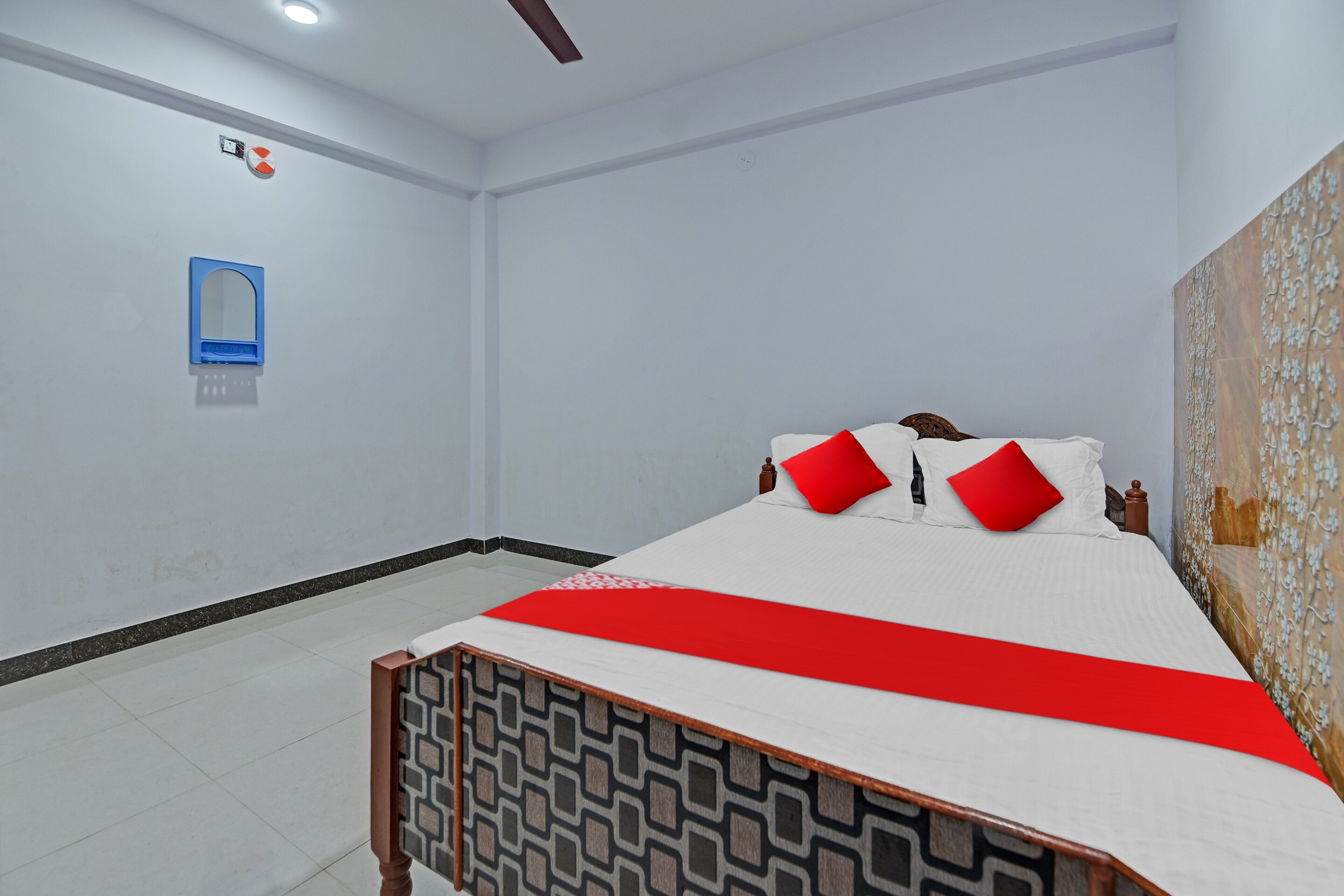 Hotel O Darpan And Marriage Hall - Tap to explore photos