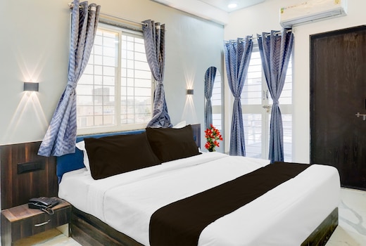 Super Townhouse Hinjewadi Corporate Stays