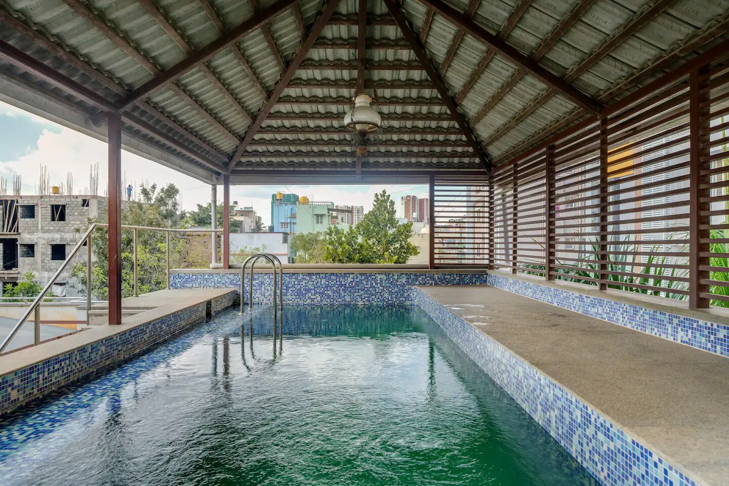 Lagoon Luxe Spacez Room with shared Pool - Tap to explore photos