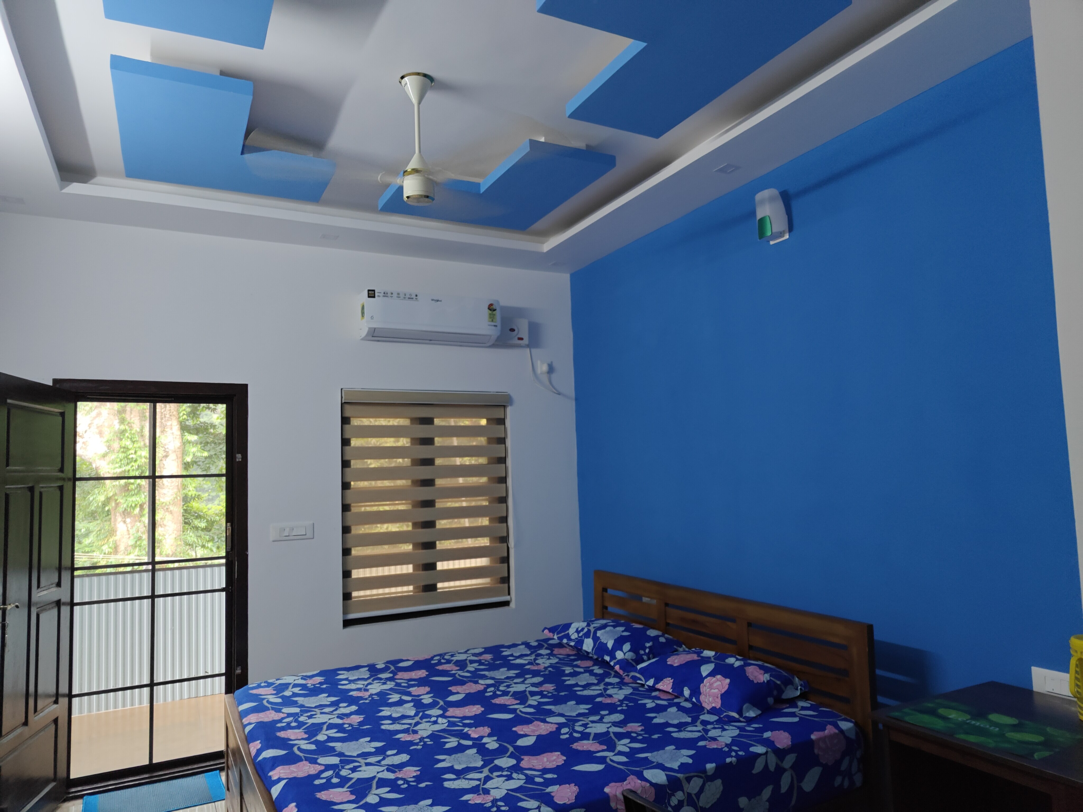 BABU Home Stay Rooms - Tap to explore photos