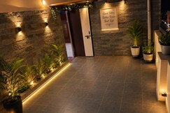 Cozy Penthouse Private Open Terrace 1BHK Stay, Dewas