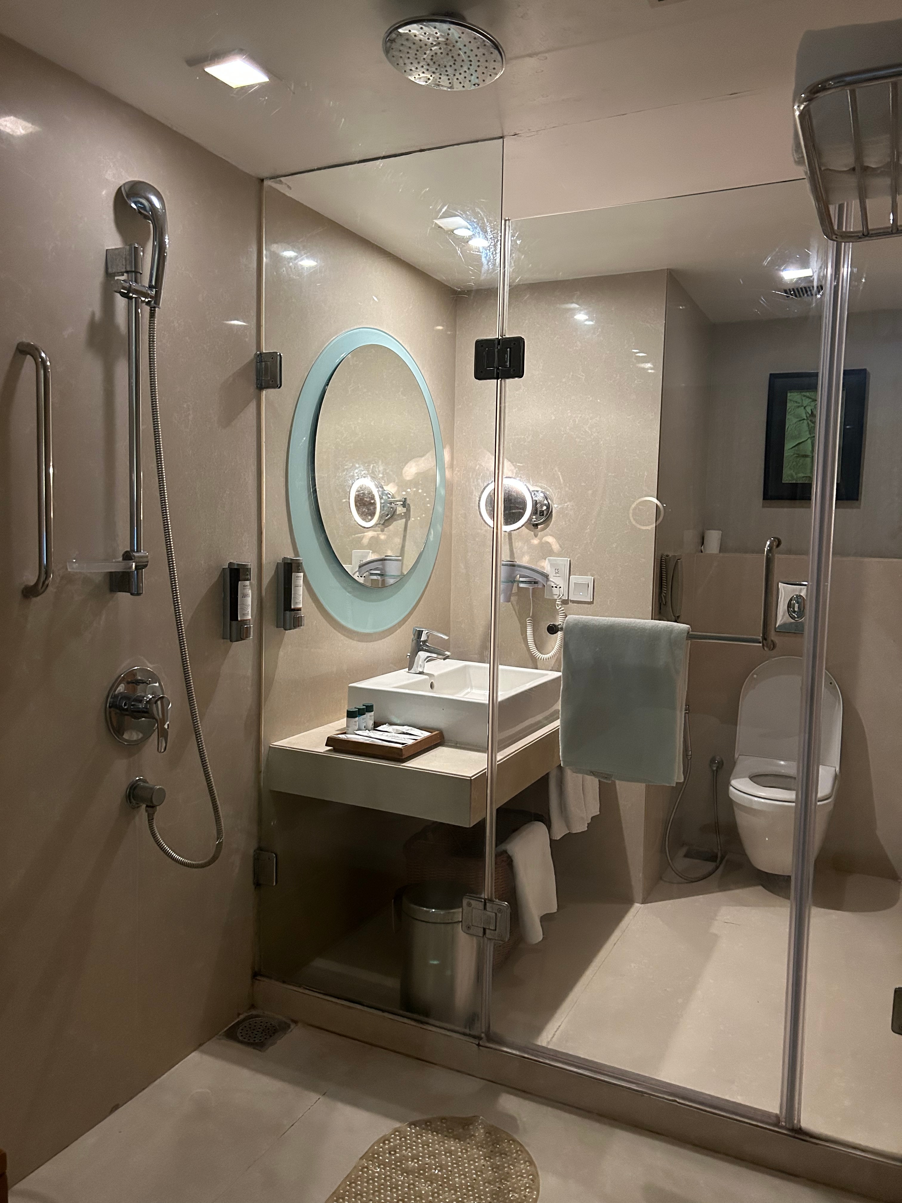 Fortune Select SG Highway, Ahmedabad - Member ITC Hotels' Group - Tap to explore photos