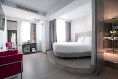 Athens utopia ermou, Athens