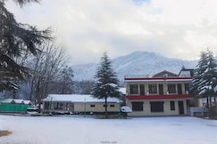 FabHotel Ballus Cafe & Resort, Manali