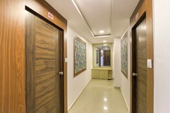 Hotel O by OYO A1, Gandhinagar