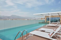 Hilton Bahrain, Juffair