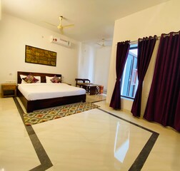 Super Deluxe Room