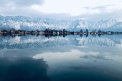 Monarch Houseboat, Srinagar