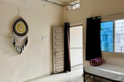 Triveni Stays & Dorms, Ujjain