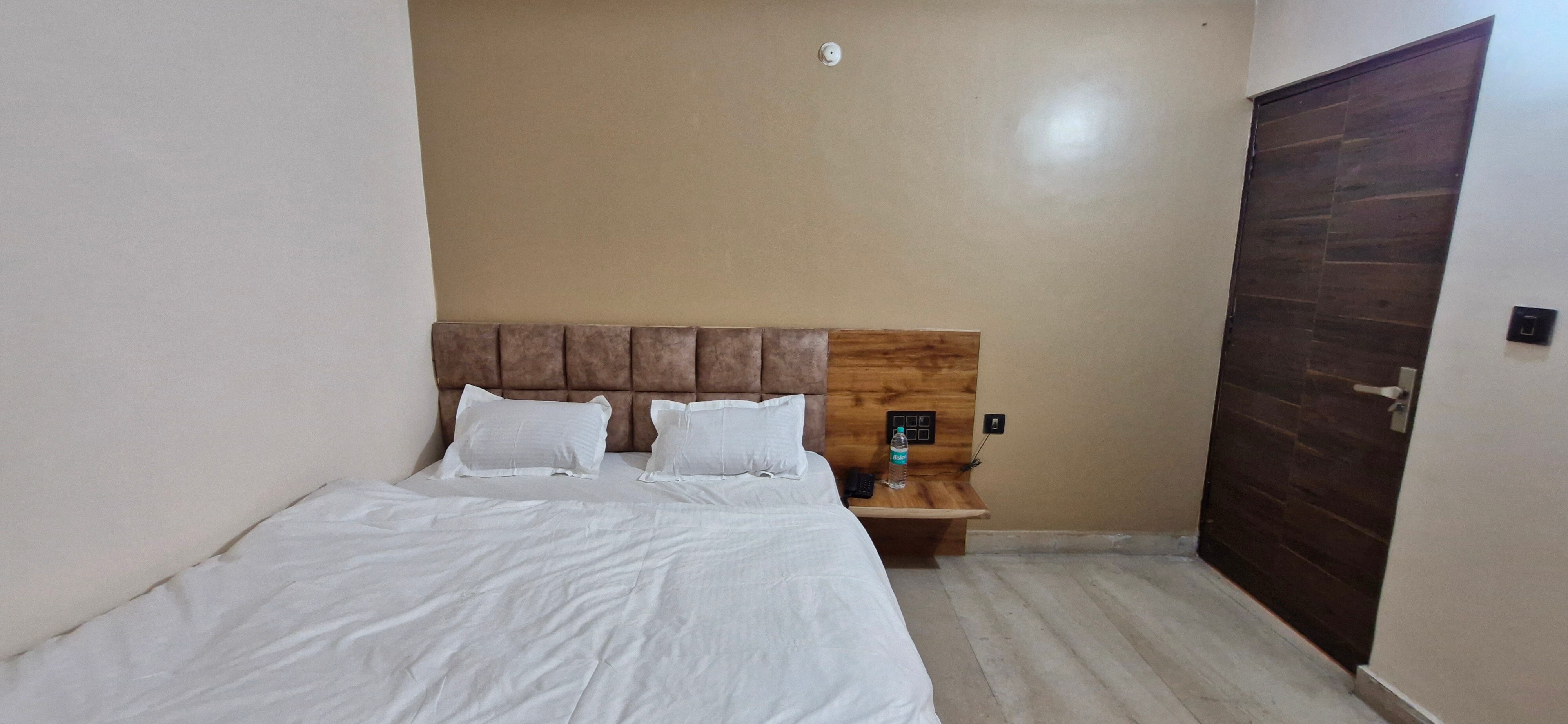 Golden Pearl Guest House - Tap to explore photos