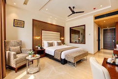 C Pearls Hotel & Banquet, Delhi
