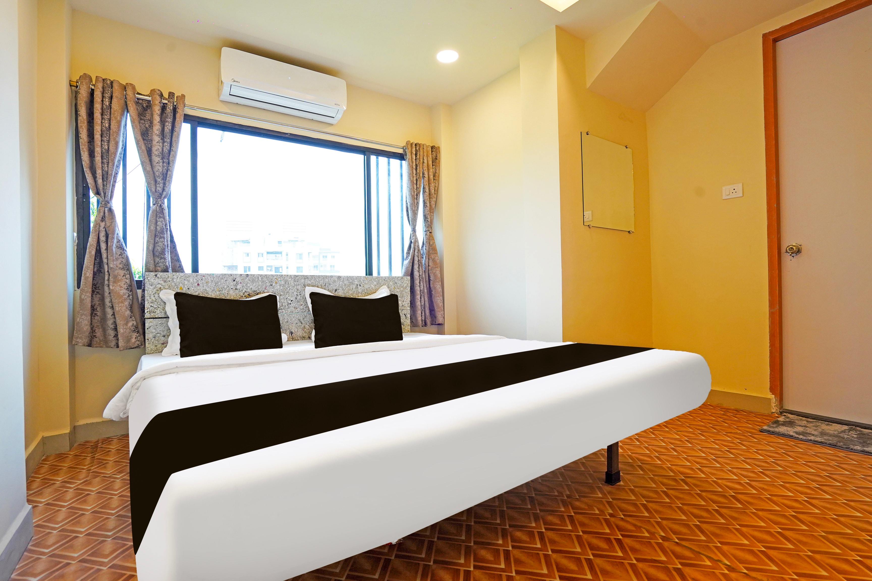 Super HOTEL O GOLD TRINITY - Tap to explore photos