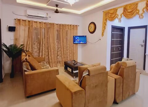 Ritzy 3bhk(silver sky home stays) with A/C.