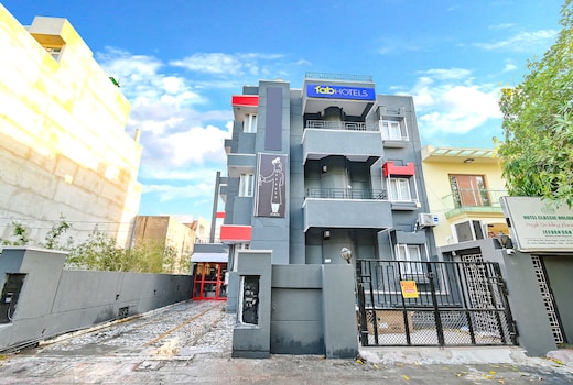 FabHotel Classic Holidays