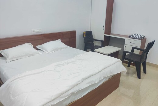 HOTEL O KARTHIKEYA GUEST Inn